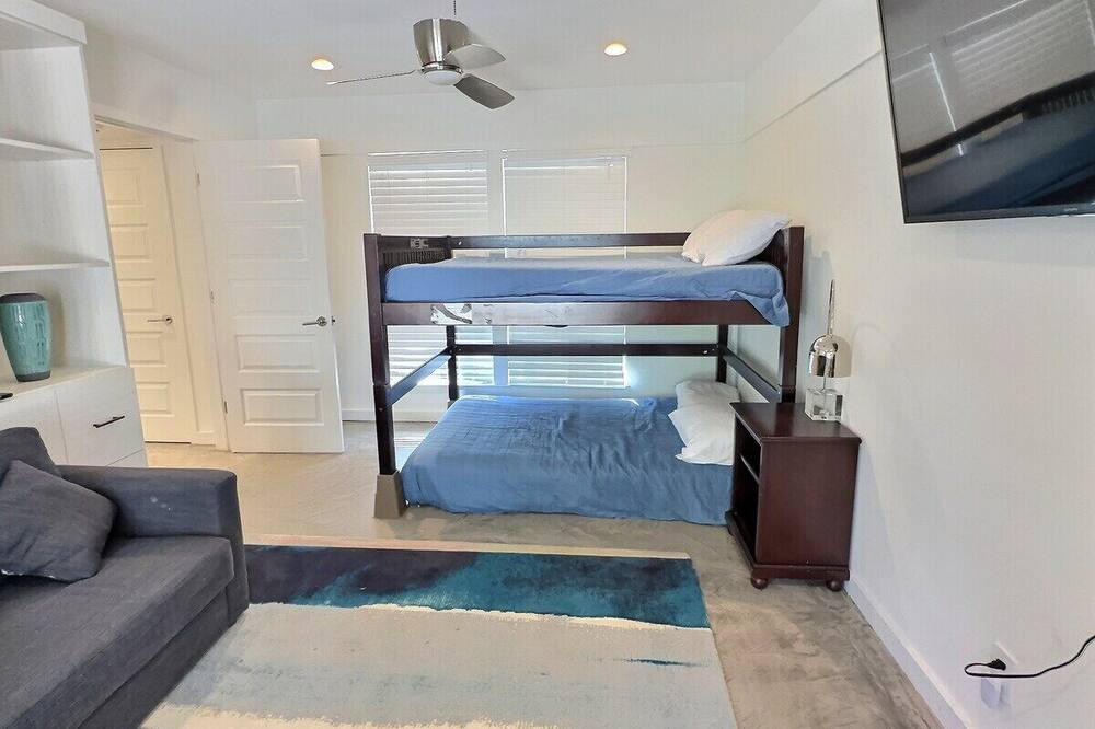 Photo of Bedroom in Pecan Springs Springdale