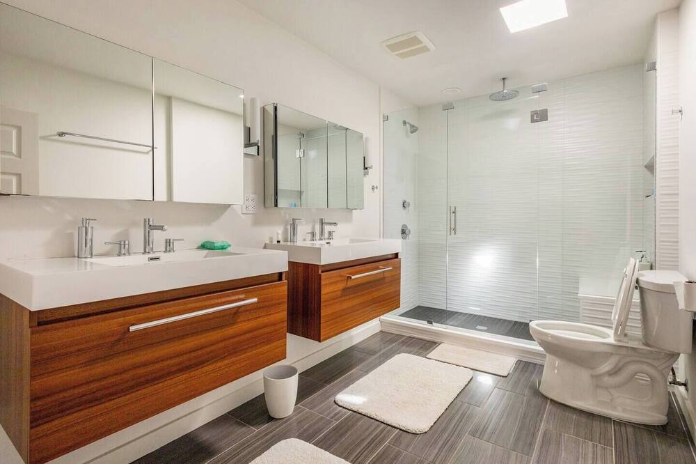 Photo of Bathroom in Pecan Springs Springdale