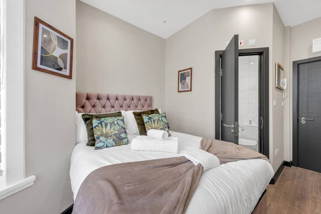 Photo of Others in Shacklewell