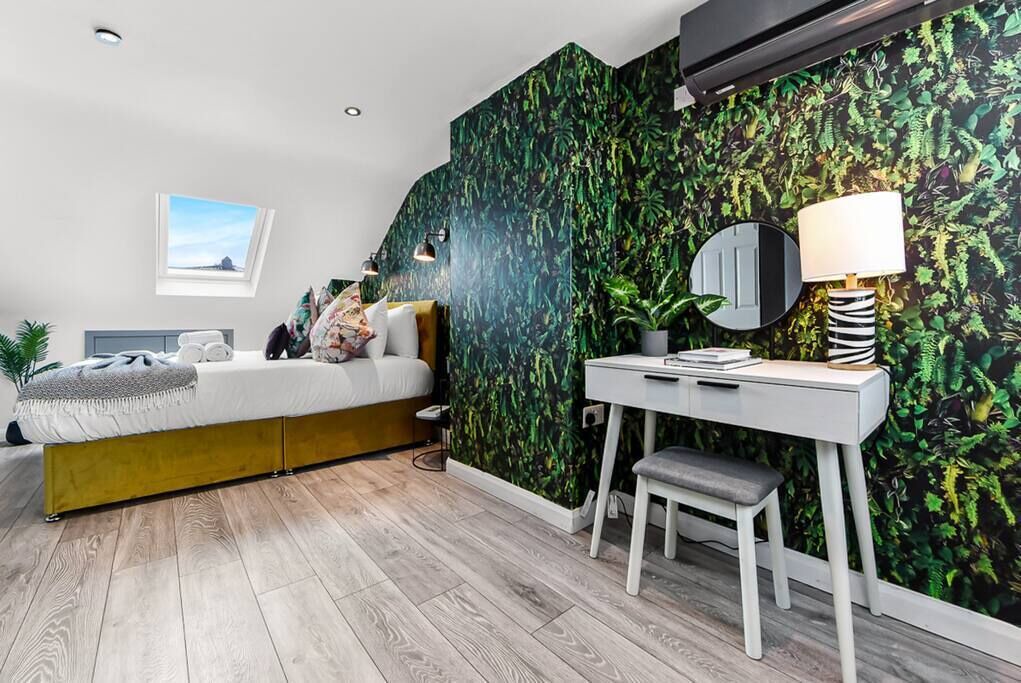 Photo of Others in Seven Sisters