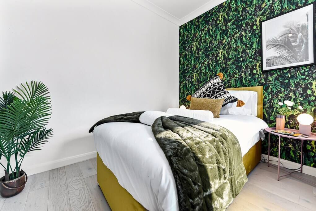 Photo of Others in Seven Sisters