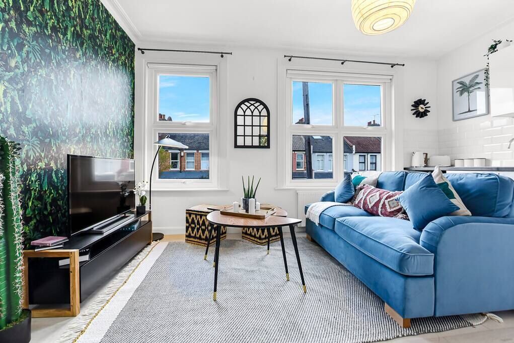 Photo of Others in Seven Sisters