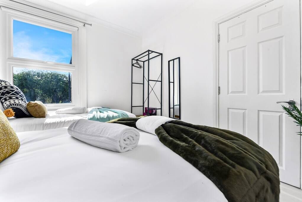 Photo of Others in Seven Sisters