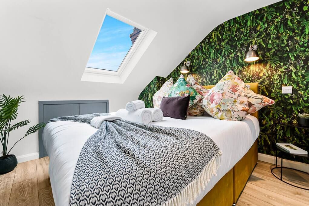 Photo of Others in Seven Sisters