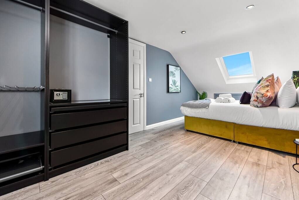 Photo of Others in Seven Sisters