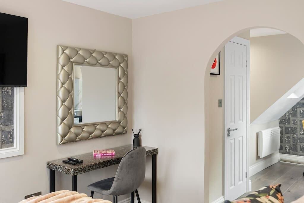 Photo of Others in Seven Sisters