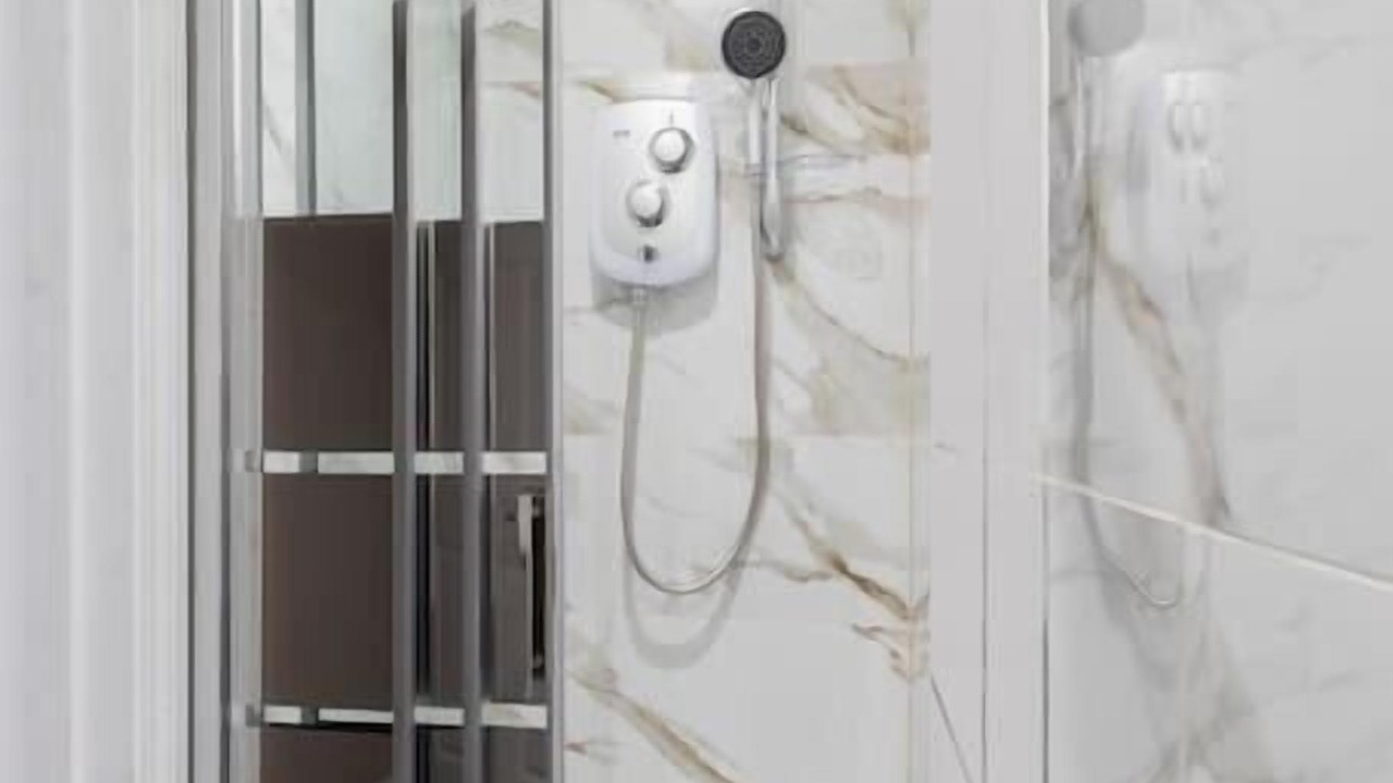 Photo of Others in Seven Sisters