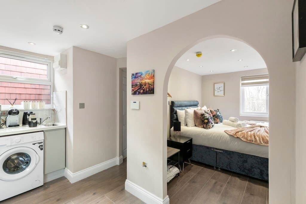 Photo of Others in Seven Sisters