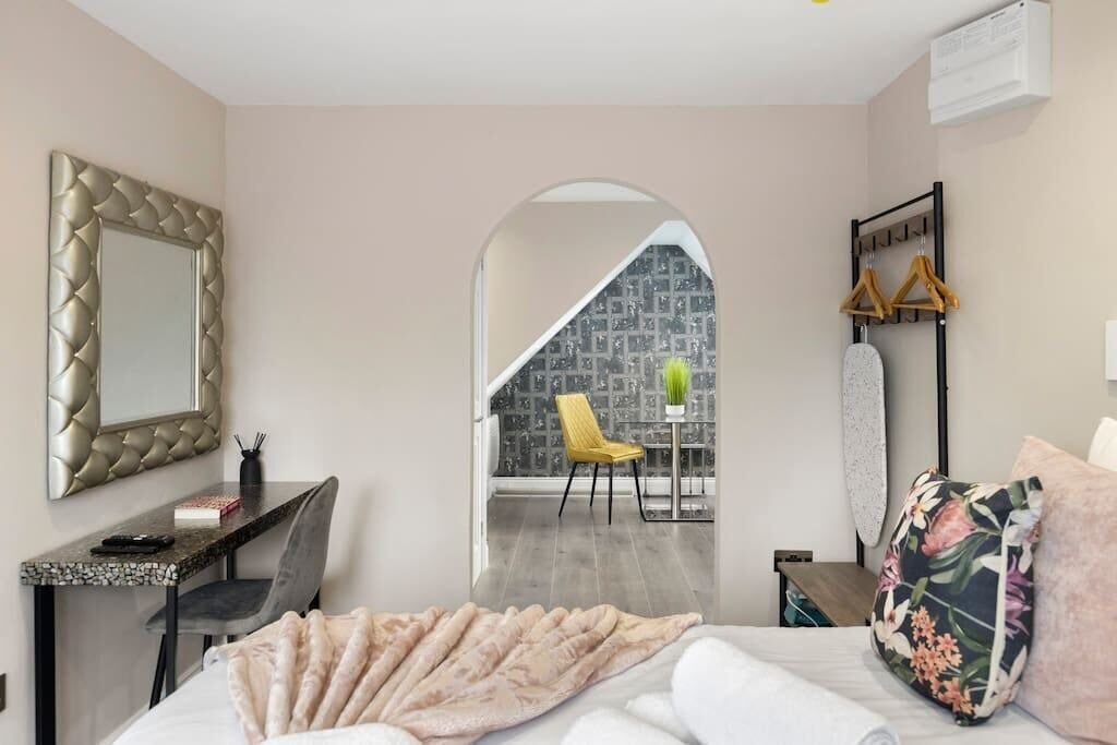 Photo of Others in Seven Sisters