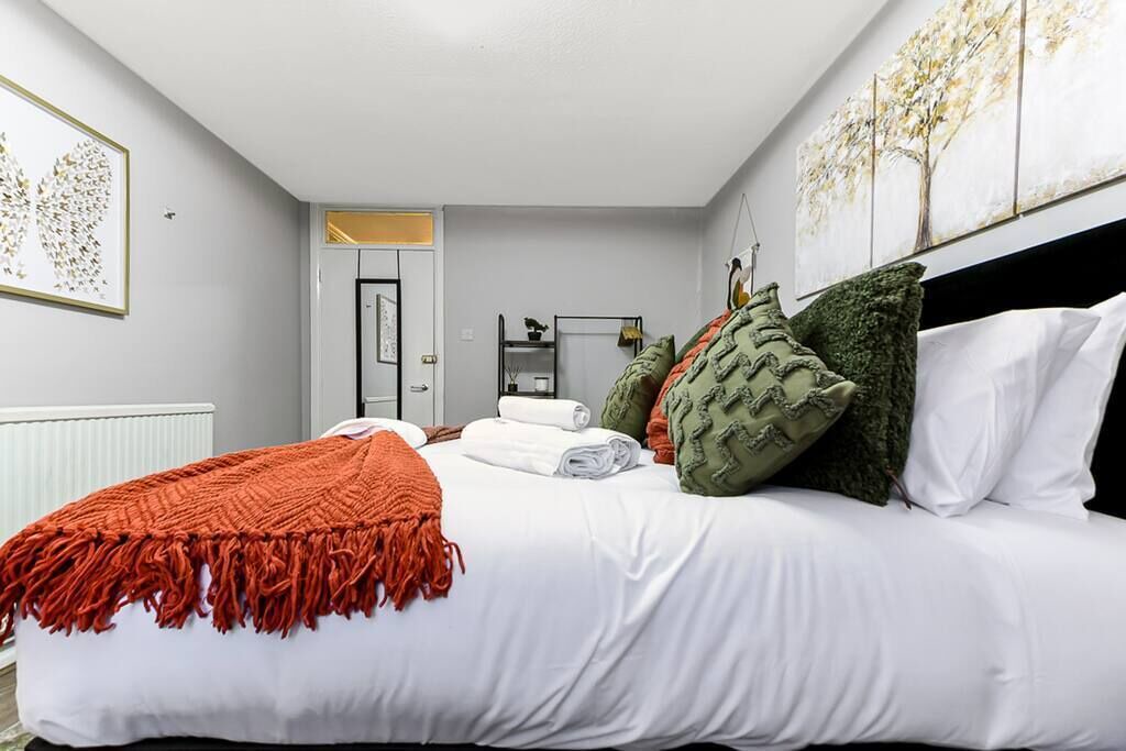 Photo of Others in Seven Sisters