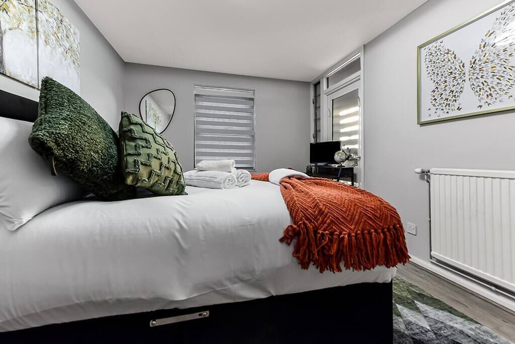 Photo of Others in Seven Sisters