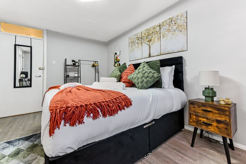 Photo of Others in Seven Sisters