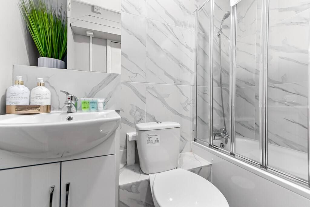 Photo of Others in Seven Sisters