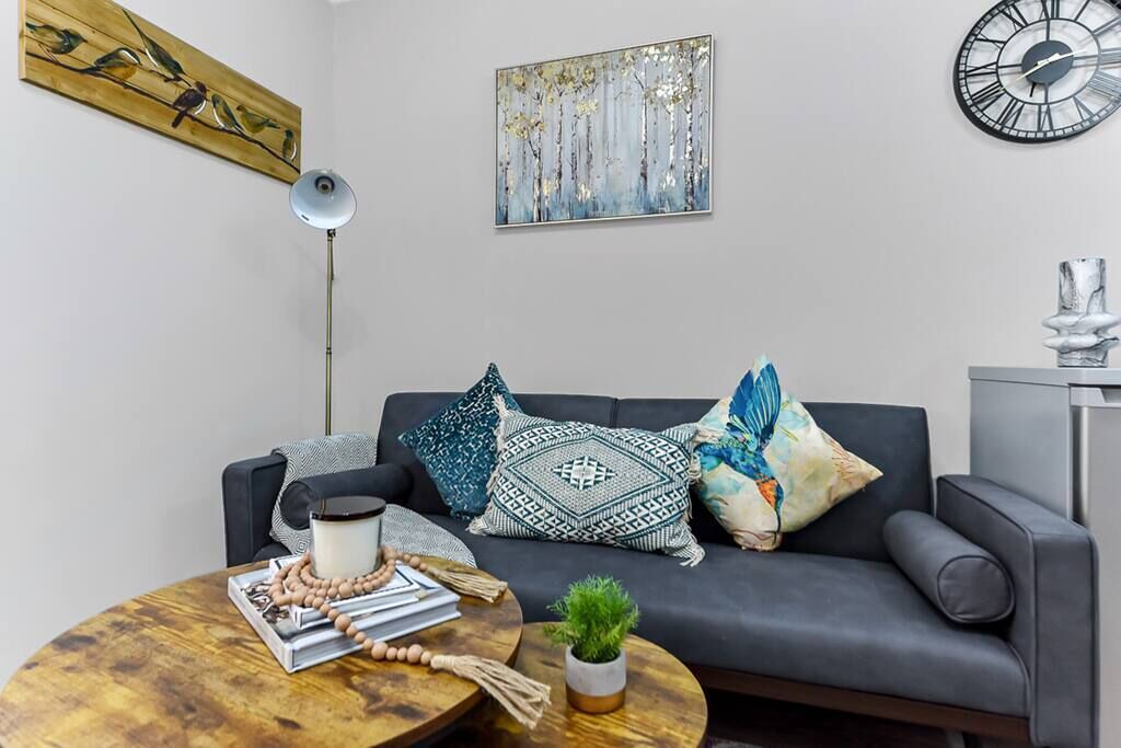 Photo of Others in Seven Sisters