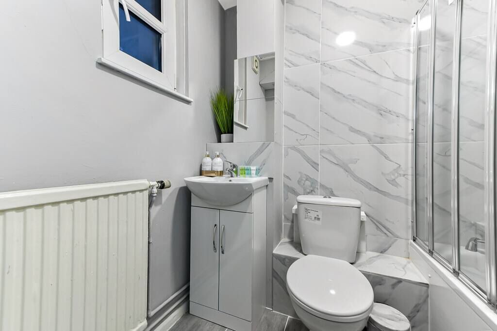 Photo of Others in Seven Sisters