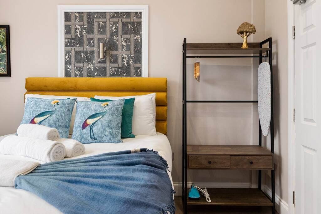 Photo of Others in Seven Sisters