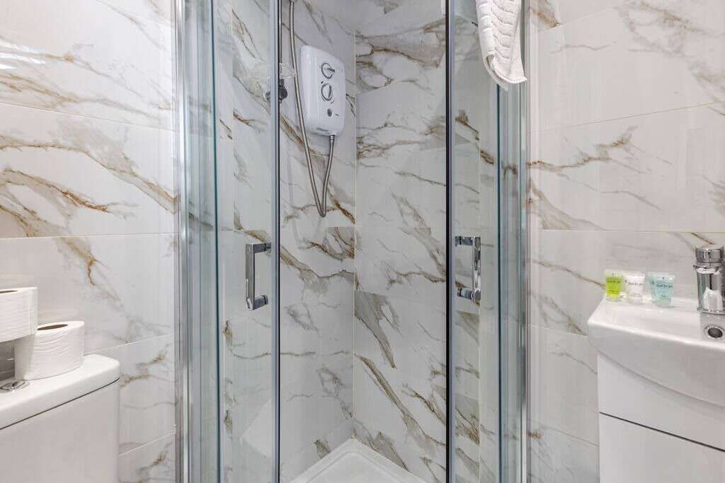 Photo of Others in Seven Sisters