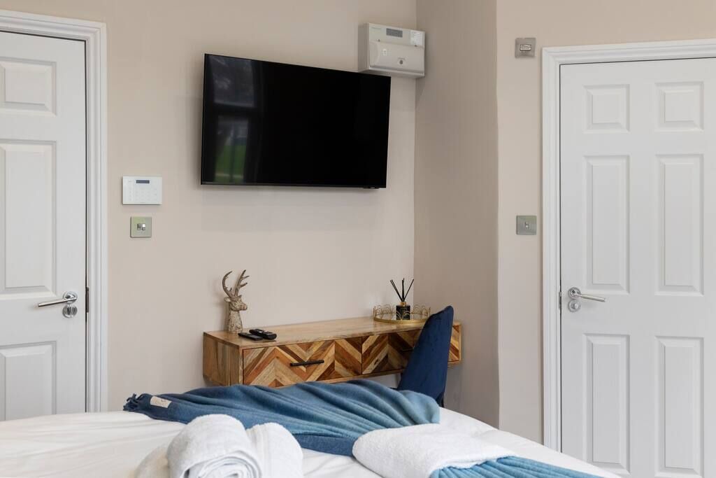 Photo of Others in Seven Sisters