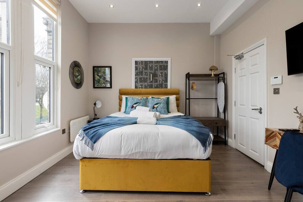 Photo of Others in Seven Sisters