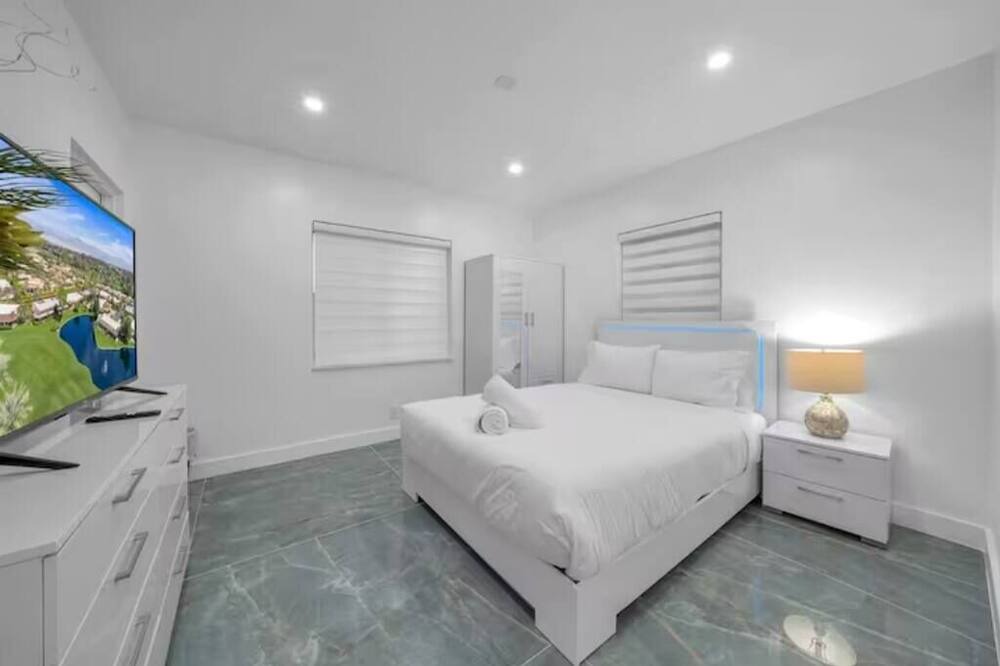Photo of Bedroom in Biscayne Park