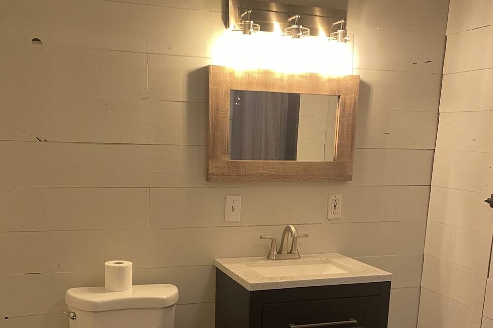Photo of Bathroom in Compton