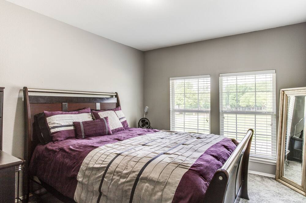 Photo of Bedroom in Red Oak