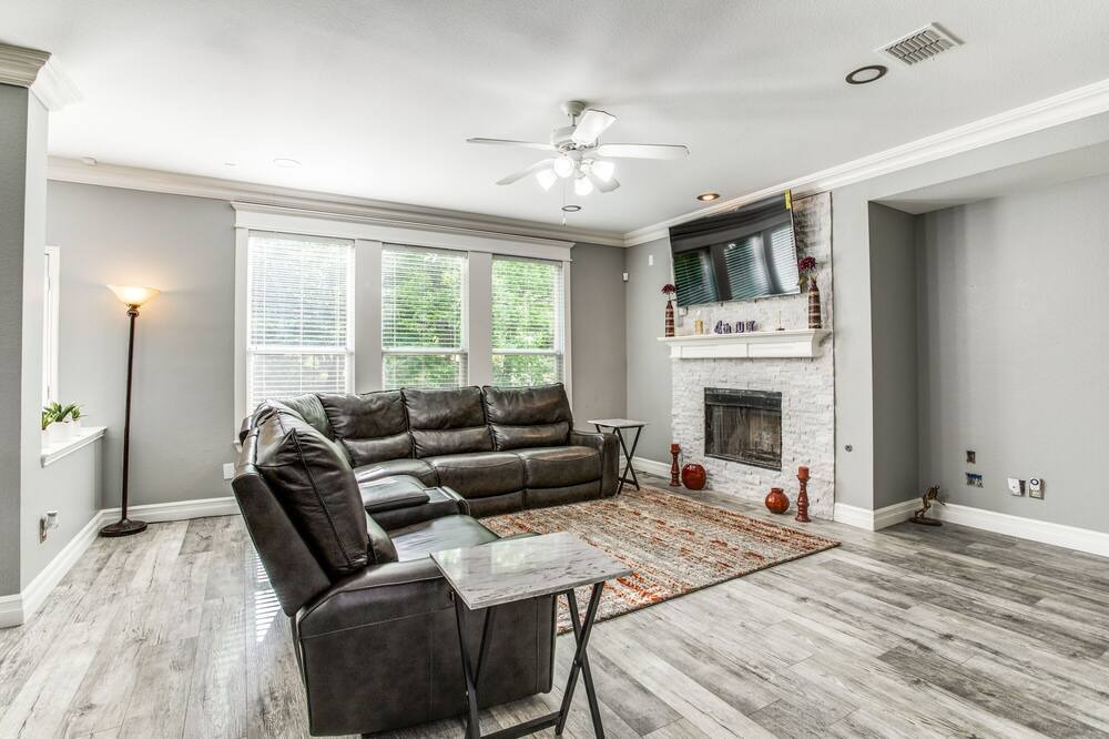 Photo of Livingroom in Red Oak