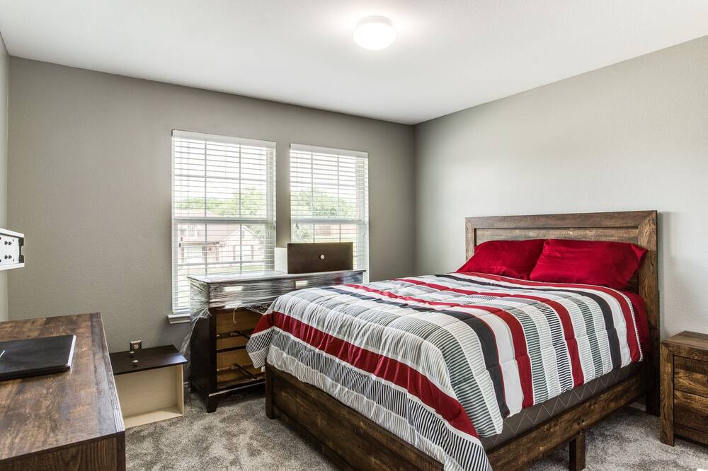 Photo of Bedroom in Red Oak