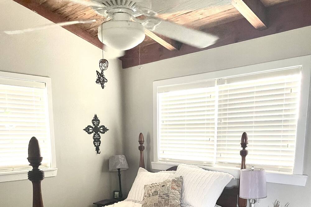 Photo of Bedroom in Cedar Lane
