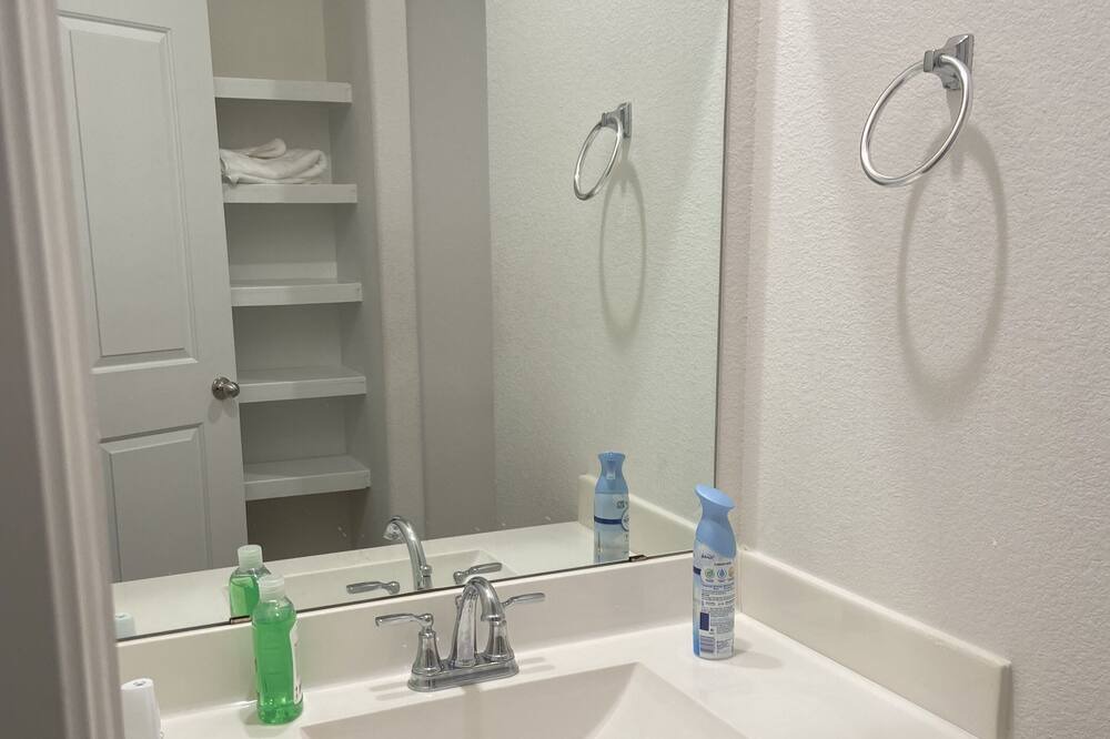 Photo of Bathroom in Atascocita
