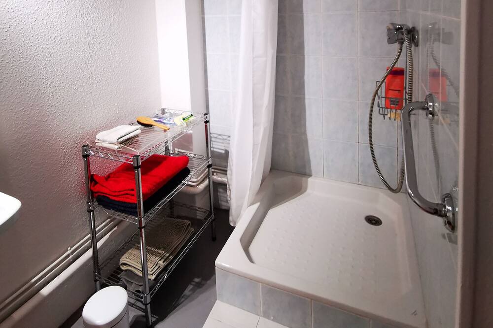 Photo of Bathroom in Clemenceau