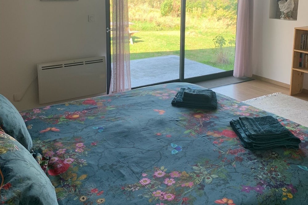 Photo of Bedroom in Juignac