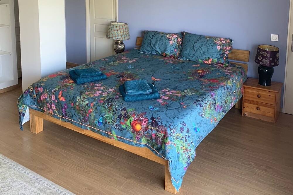 Photo of Bedroom in Juignac