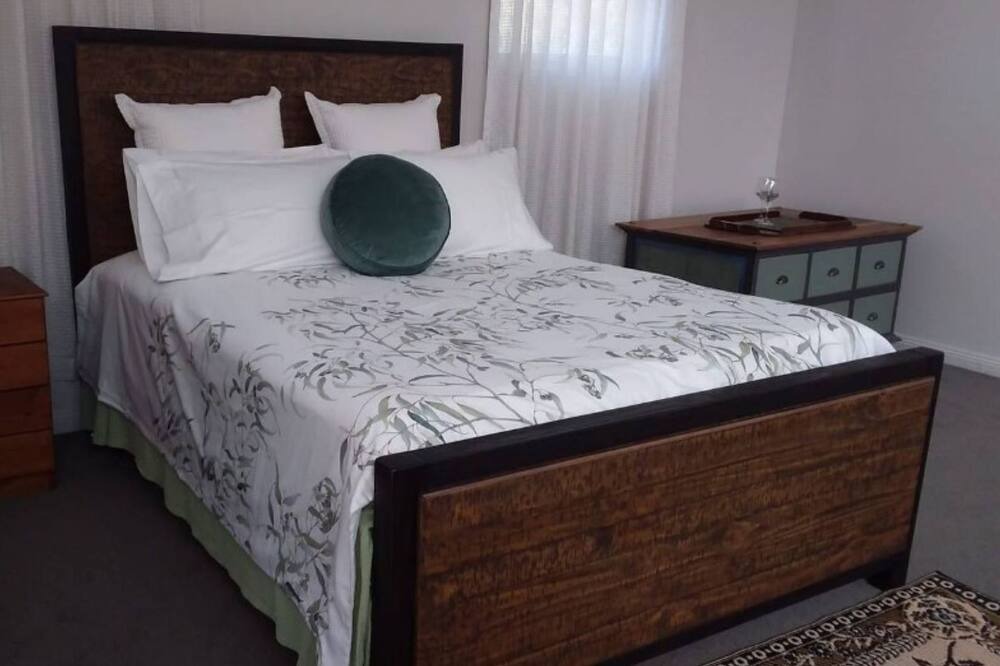 Photo of Bedroom in Woodend North