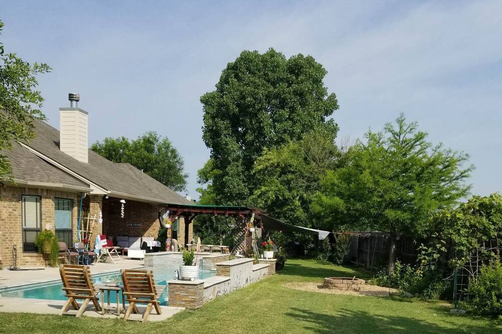 Photo of Outdoor in Bryan