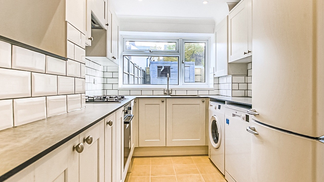 Photo of Kitchen in East Grinstead