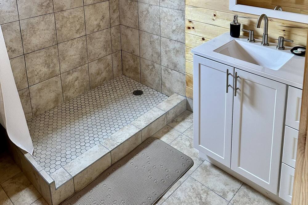 Photo of Bathroom in Fort Payne