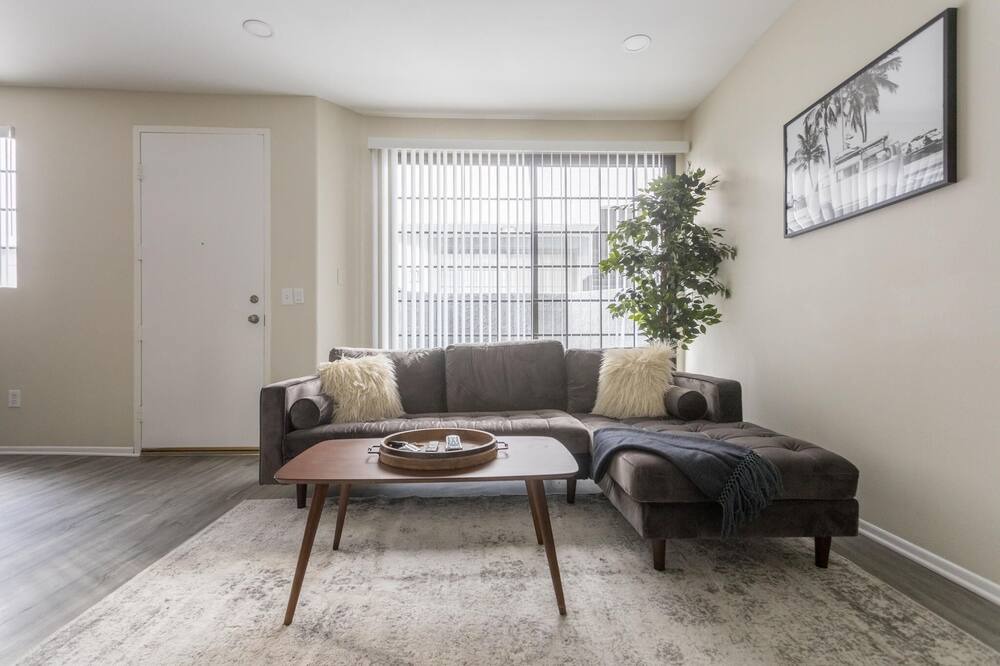 Photo of Livingroom in Burbank