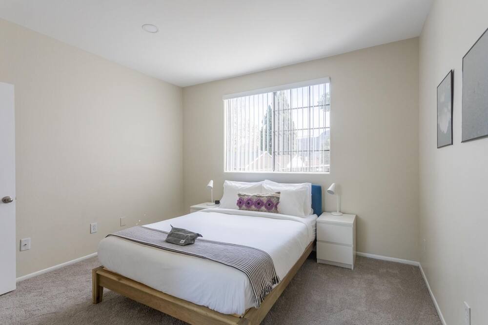 Photo of Bedroom in Burbank