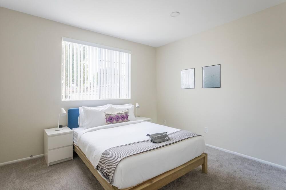 Photo of Bedroom in Burbank