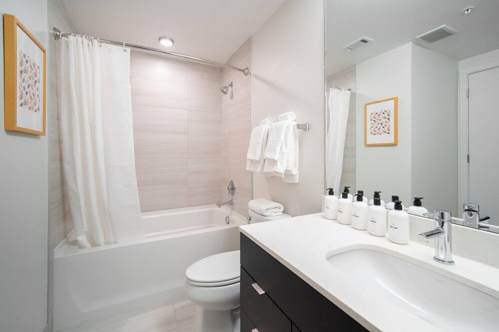 Photo of Bathroom in Pentagon City