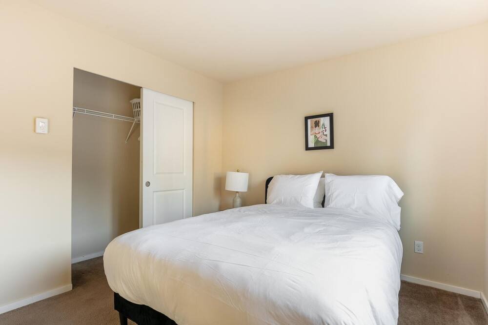 Photo of Bedroom in Martha Lake