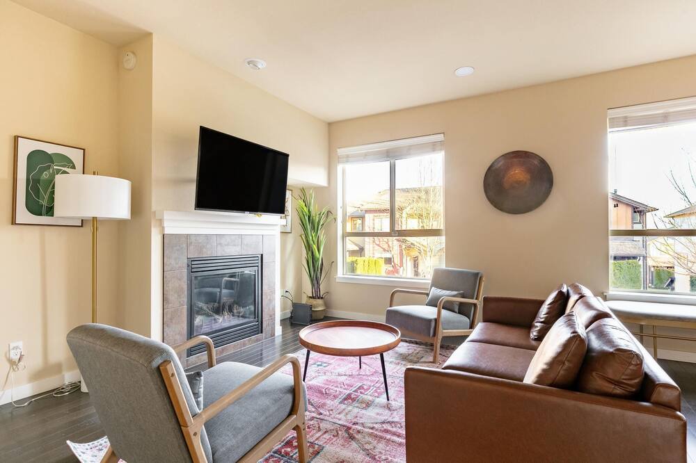 Photo of Livingroom in Martha Lake