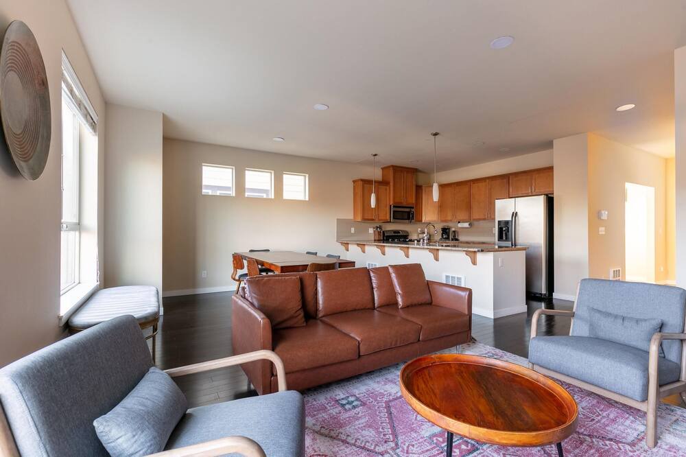 Photo of Livingroom in Martha Lake