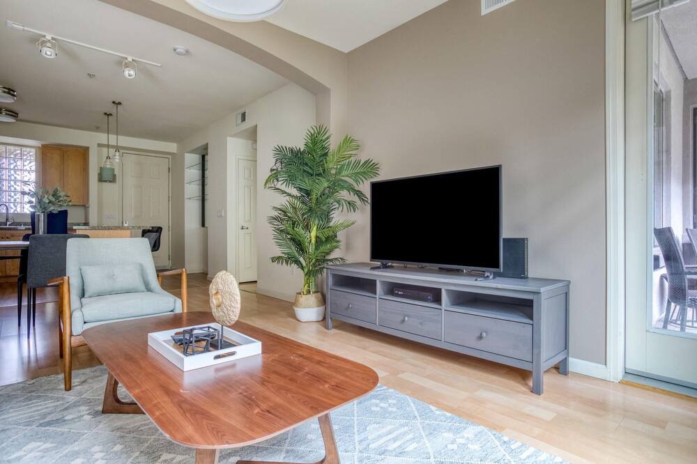 Photo of Livingroom in Northside