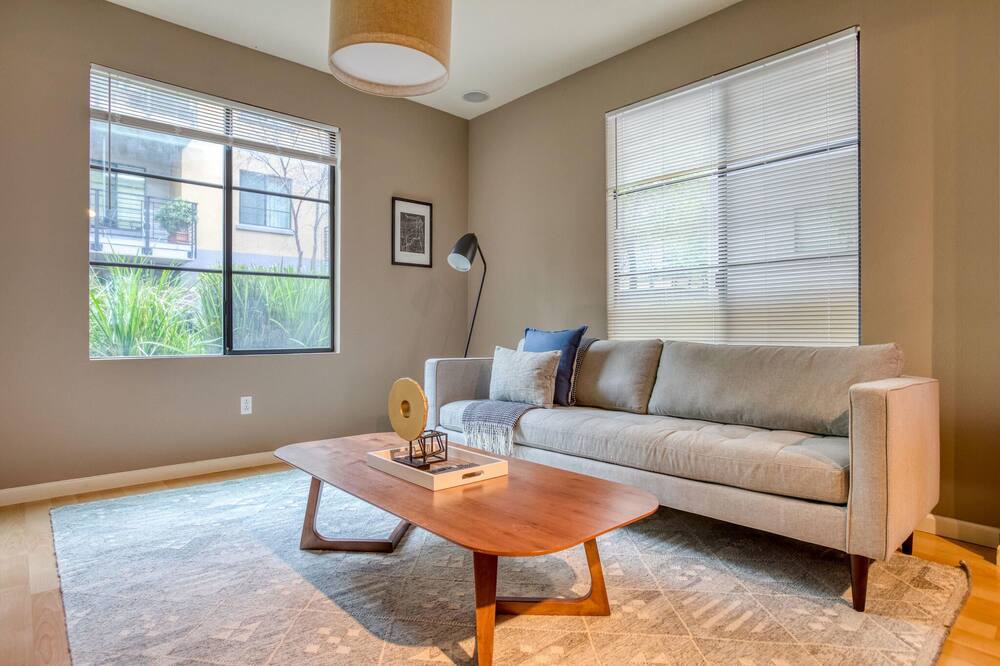 Photo of Livingroom in Northside