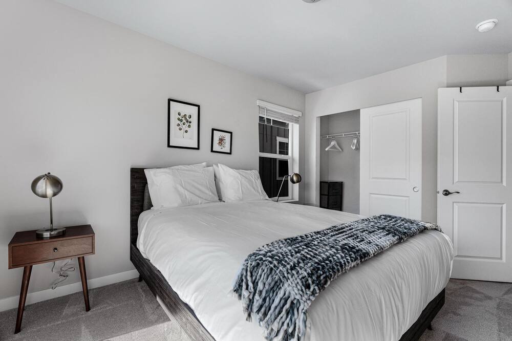 Photo of Bedroom in North Creek