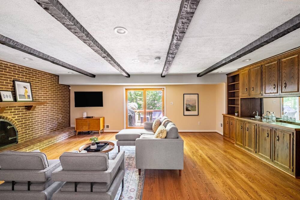 Photo of Others in Potomac