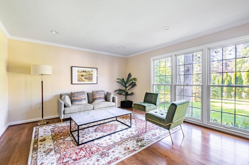 Photo of Livingroom in Potomac