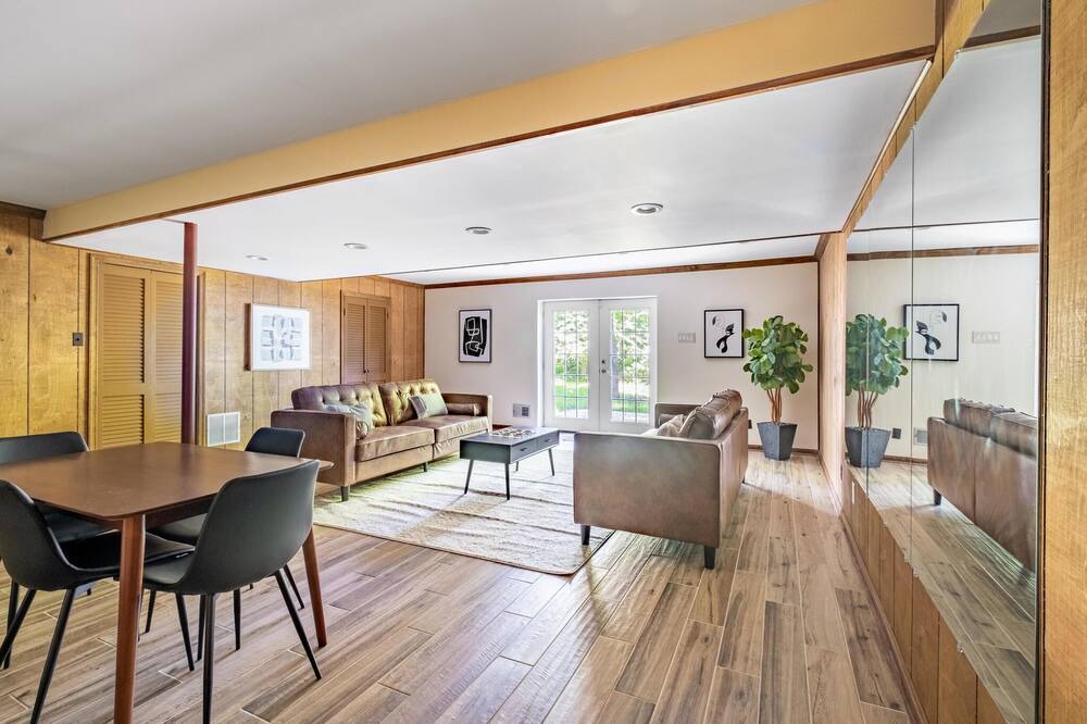 Photo of Others in Potomac